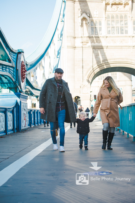 Family photo central london, iconic tower bridge